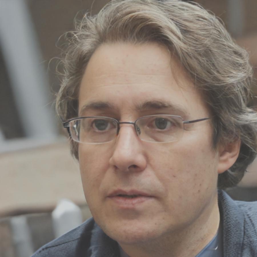 Carlos Mendoza, Director Financiero